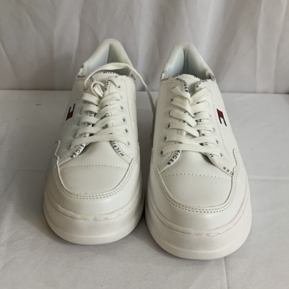 NIB TOMMY HILFIGER PLATFORM
SNEAKERS size: 9 - Picture 8 of 9